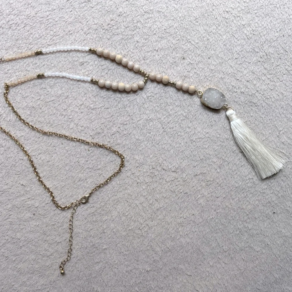 Agate Tassel Beaded Necklace Gold-Tone-Cream-Tan-White 22” Adjustable Chain NEW - Picture 2 of 9